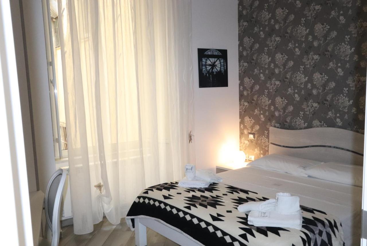 Hermes Rooms For Tourists เนเปิลส์ ภายนอก รูปภาพ