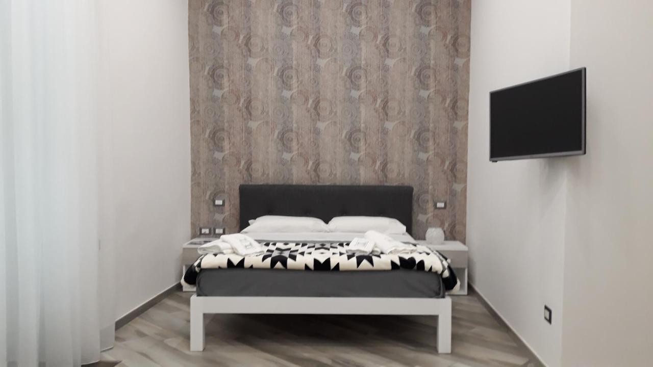 Hermes Rooms For Tourists เนเปิลส์ ภายนอก รูปภาพ