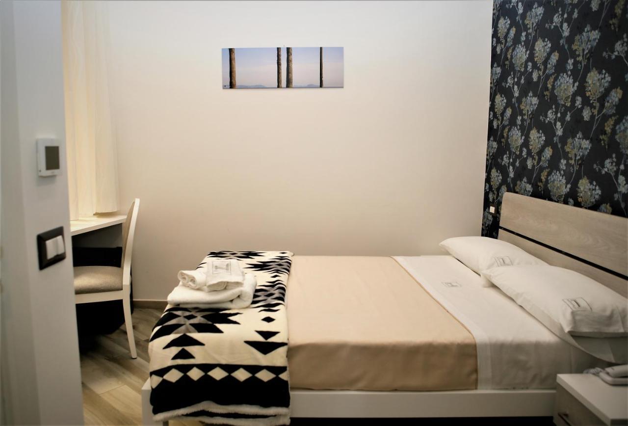 Hermes Rooms For Tourists เนเปิลส์ ภายนอก รูปภาพ