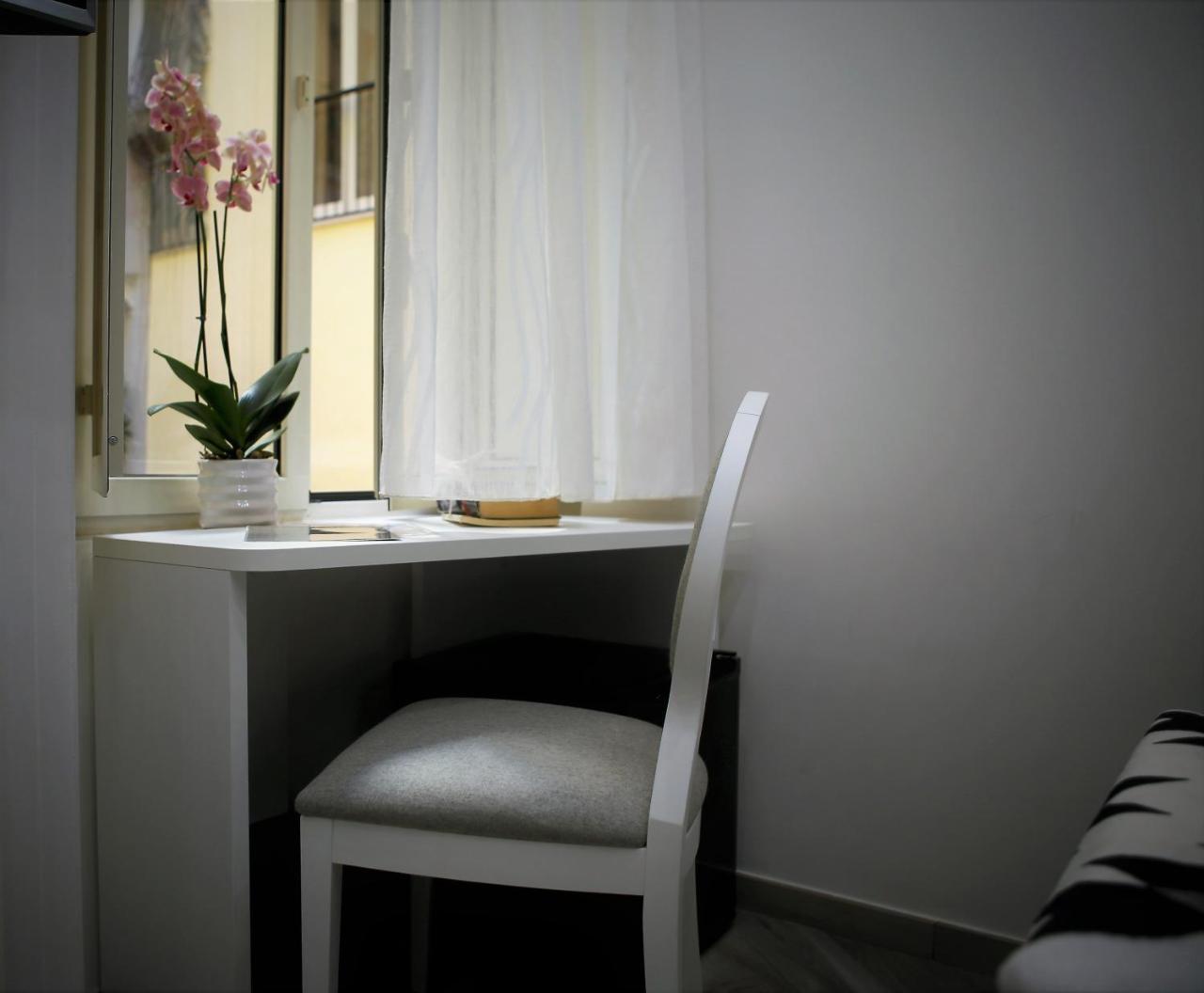 Hermes Rooms For Tourists เนเปิลส์ ภายนอก รูปภาพ