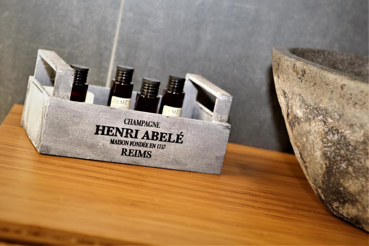 Hermes Rooms For Tourists เนเปิลส์ ภายนอก รูปภาพ