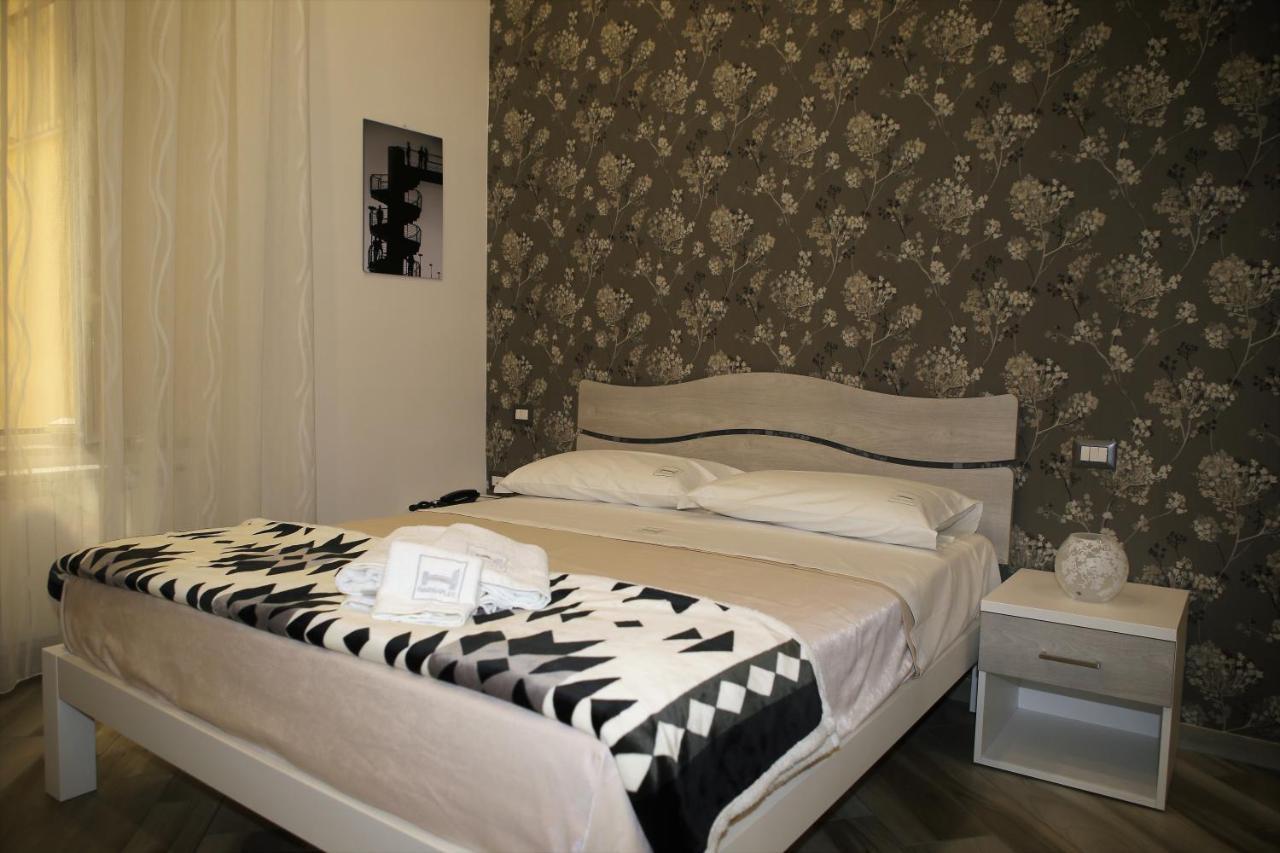 Hermes Rooms For Tourists เนเปิลส์ ภายนอก รูปภาพ