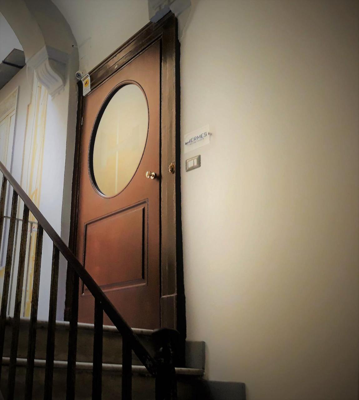 Hermes Rooms For Tourists เนเปิลส์ ภายนอก รูปภาพ