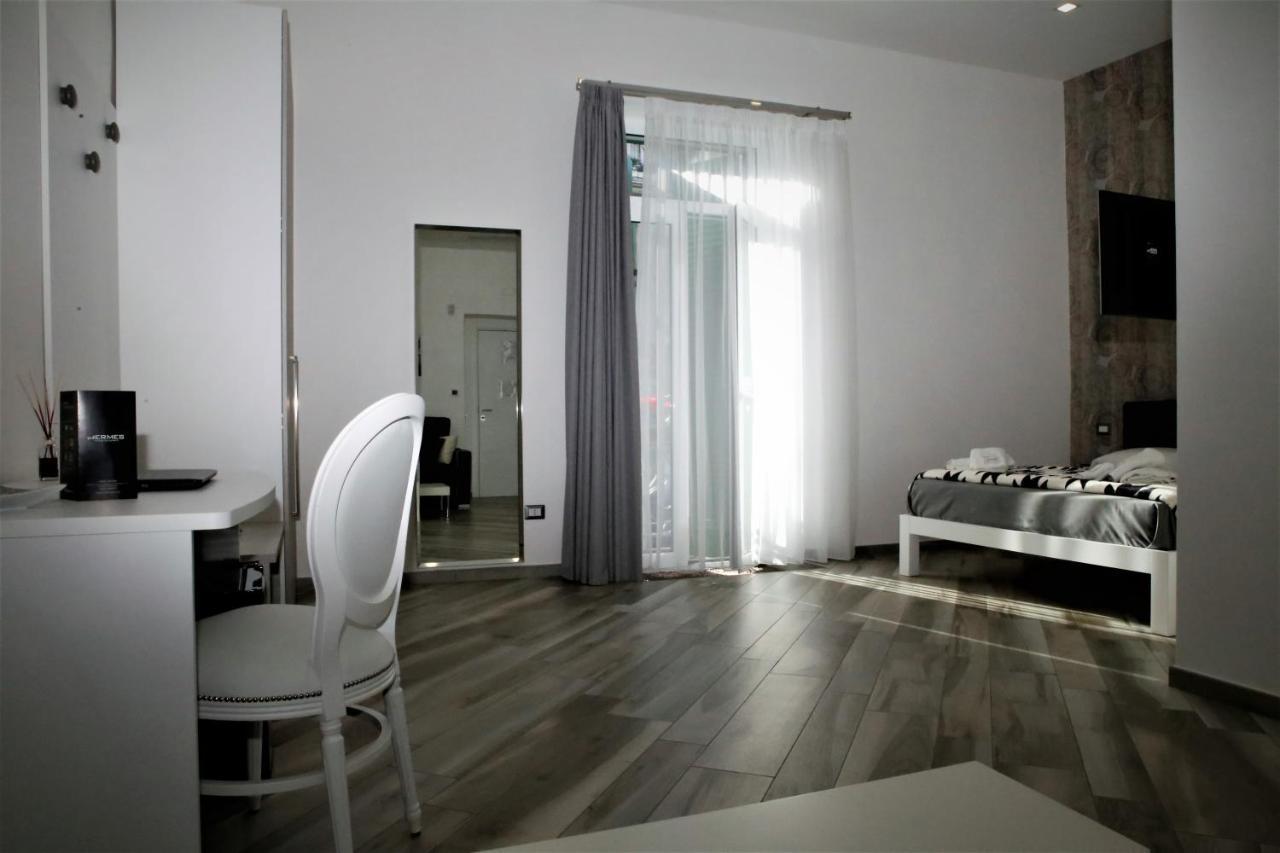 Hermes Rooms For Tourists เนเปิลส์ ภายนอก รูปภาพ