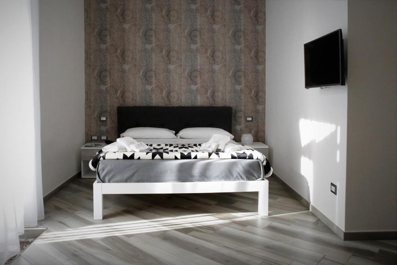 Hermes Rooms For Tourists เนเปิลส์ ภายนอก รูปภาพ